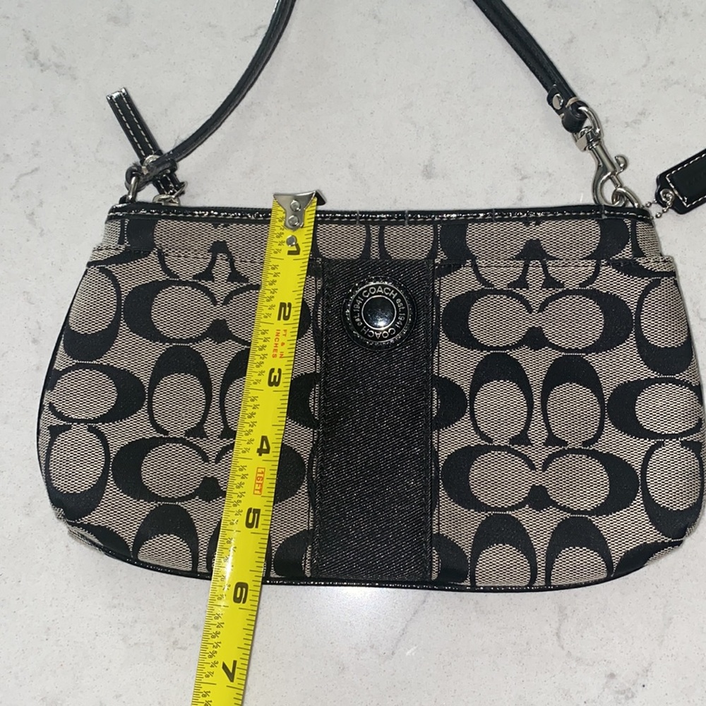 Coach Lg wristlet black & tan signature logo or small purse bag - Picture 11 of 12